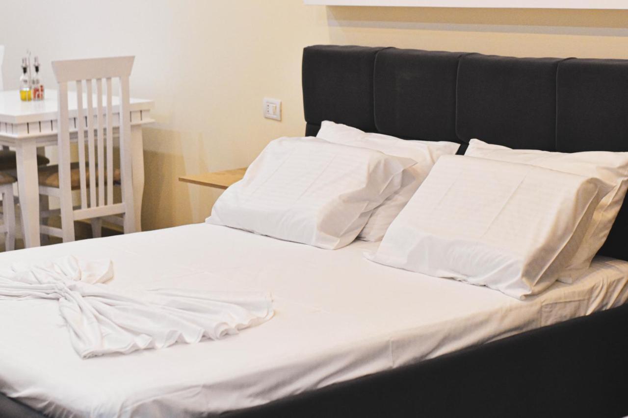 Delmar Apartments Голем Екстер'єр фото