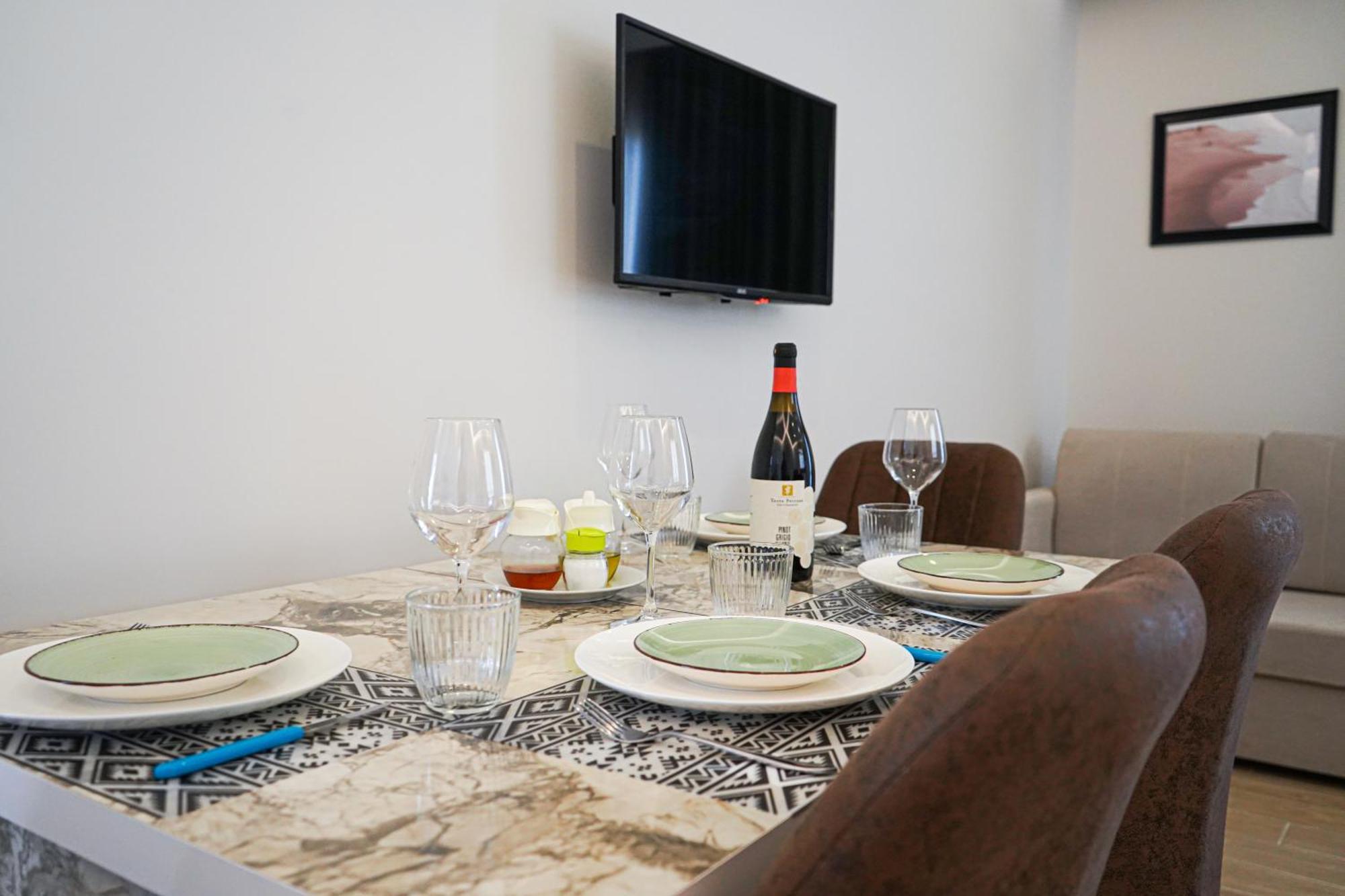 Delmar Apartments Голем Екстер'єр фото