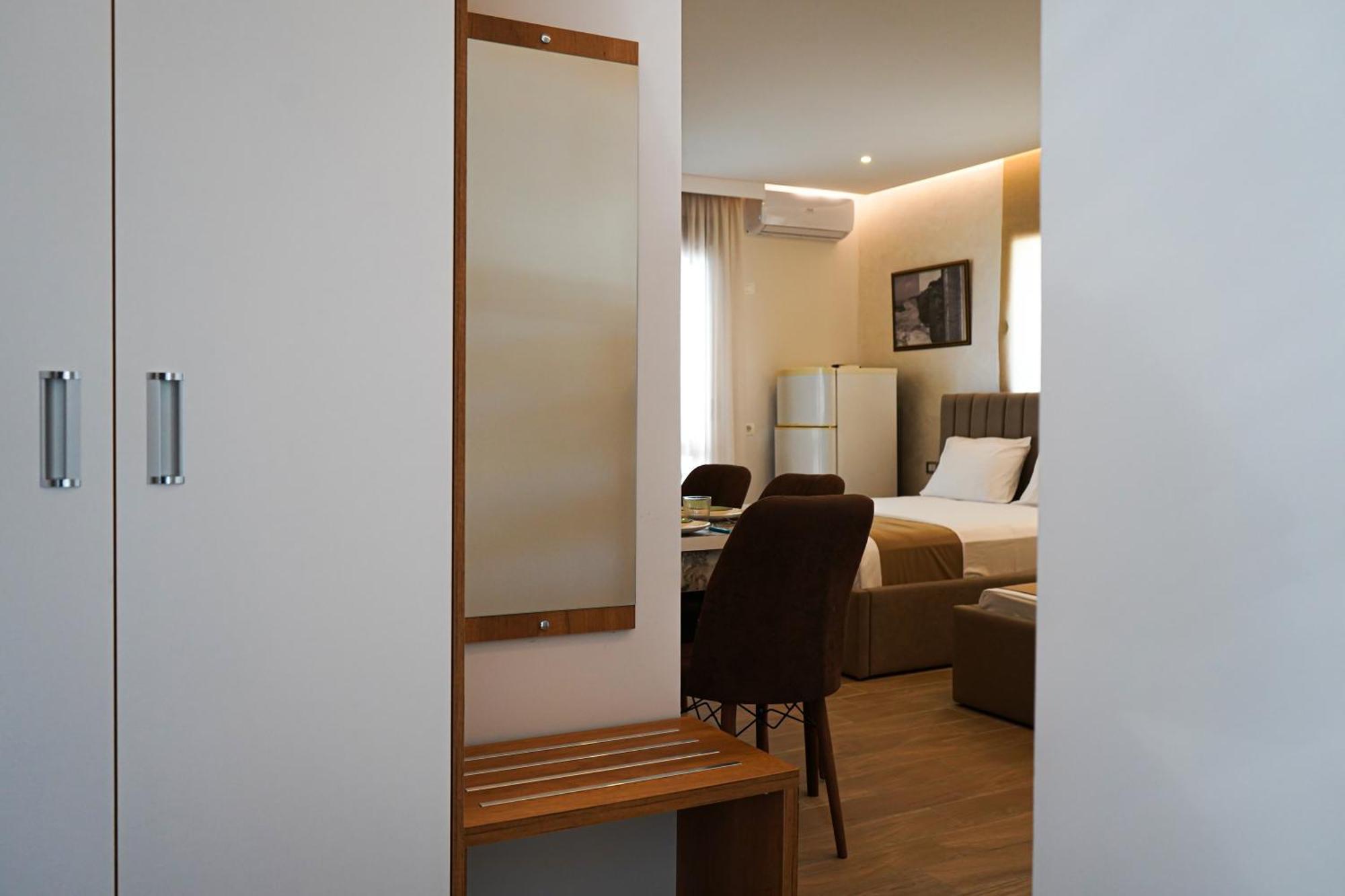 Delmar Apartments Голем Екстер'єр фото
